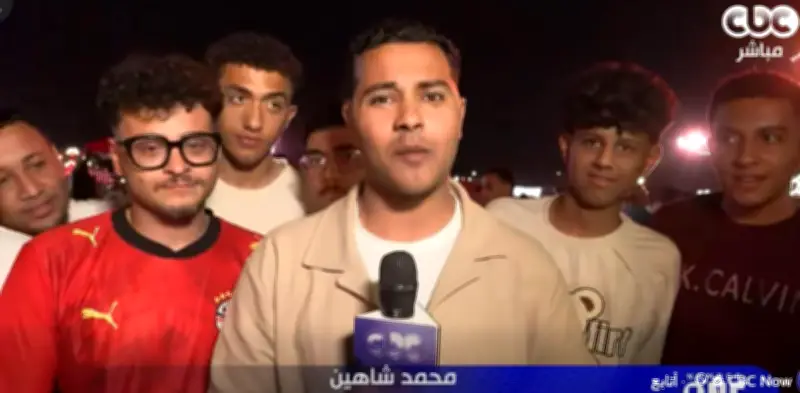 مذيع برنامج في الفن يستطلع آراء الجمهور حول أداء الفراعنة أمام بلجيكا