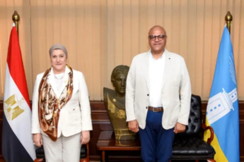 رئيسة القومي للطفولة ومحافظ الإسكندرية يبحثان إطلاق مبادرات لتعزيز حماية الطفل