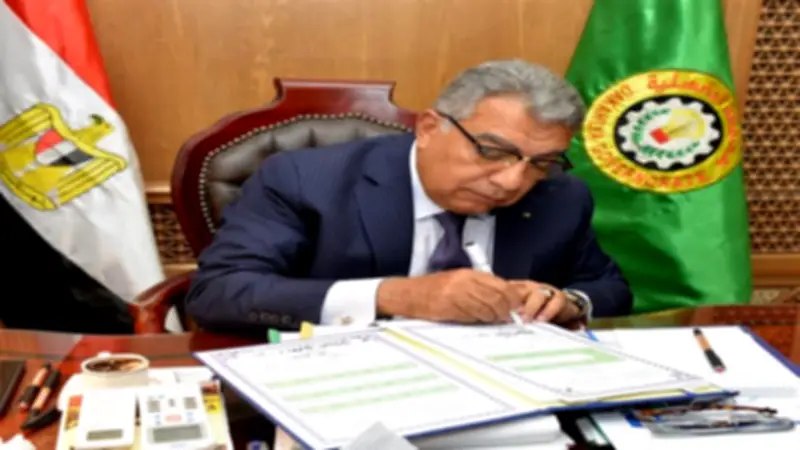 محافظ الدقهلية يهنئ أوائل الشهادة الإعدادية بعد اعتماد النتيجة بنجاح 75.7%