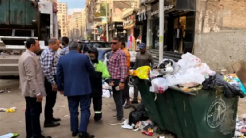 جولة مفاجئة لمحافظ الدقهلية لرفع الإشغالات وتحسين النظافة بغرب المنصورة