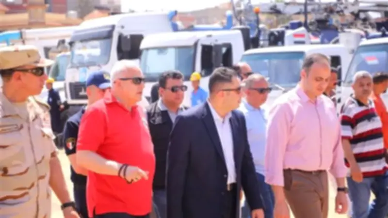 محافظ دمياط يتفقد اصطفاف معدات النظافة والطوارئ لرفع الجاهزية