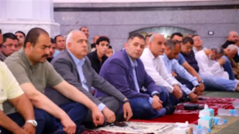 محافظ دمياط يؤدي صلاة الجمعة بمسجد الحمد في رأس البر ويلتقي المواطنين