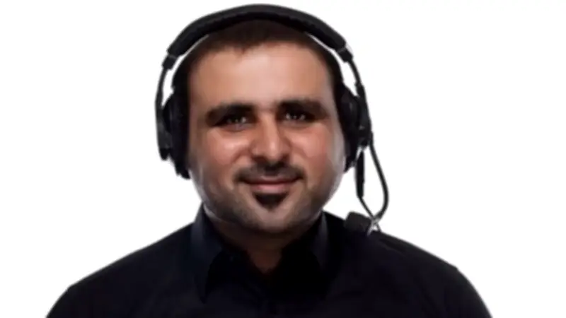 وفاة والد المعلق العماني خليل البلوشي في منشور مؤثر