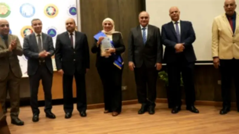 نائب وزير المالية يكرم الأمهات المثاليات والموظفين المتميزين ورواد العمل
