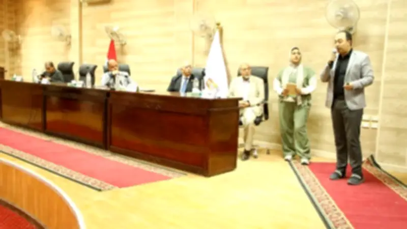 نائب محافظ الوادي الجديد يترأس اجتماعاً لمشروع تحديث المخطط الاستراتيجي لمدينة الخارجة