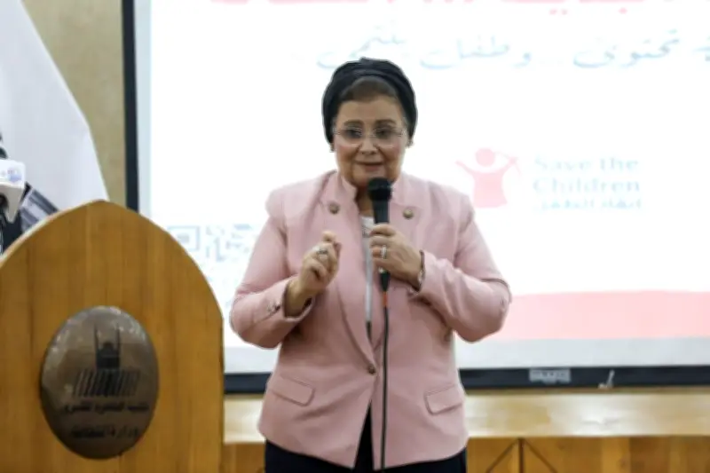 نائب وزير الصحة تدعو لتكثيف التوعية المجتمعية بالأسر الكافلة