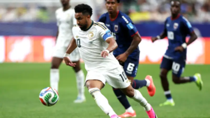 دونيس يستبدل سالم الدوسري لأول مرة في كأس العالم 2026