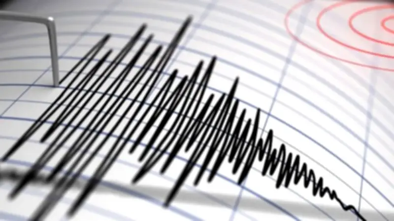 زلزال بقوة 6.7 درجة يضرب وسط إندونيسيا ويثير الذعر بين السكان