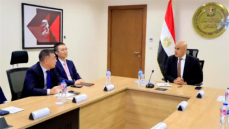 وزير التعليم يبحث مع هواوي تعزيز التعاون في تطوير البنية التكنولوجية للمنظومة التعليمية