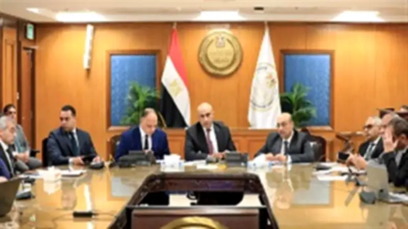وزير التعليم يتابع امتحانات الثانوية العامة من غرفة العمليات المركزية