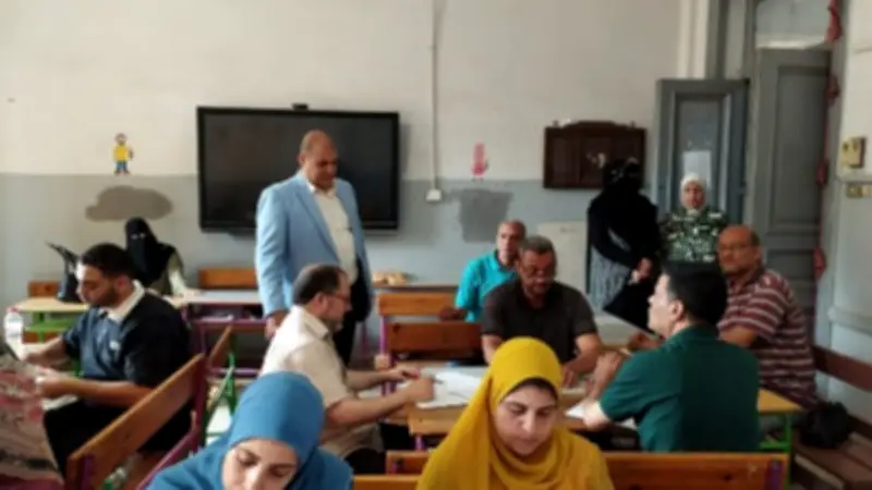 وكيل تعليم المنوفية يتفقد أعمال تقدير درجات الشهادة الإعدادية