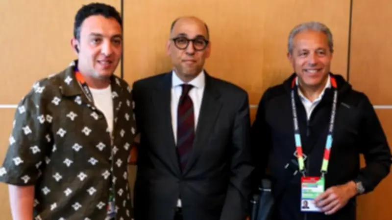 سفير مصر في كندا يستقبل بعثة المنتخب قبل مواجهة نيوزيلندا في المونديال