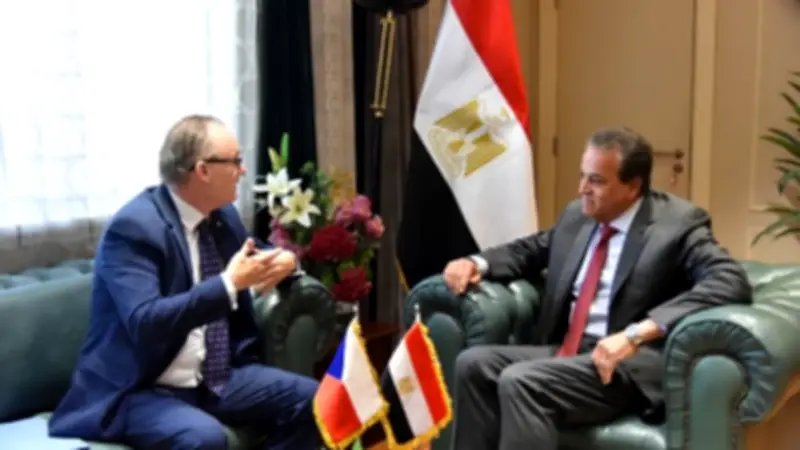 وزير الصحة يبحث مع سفير التشيك توطين تصنيع أسرة المستشفيات والصناعات الطبية