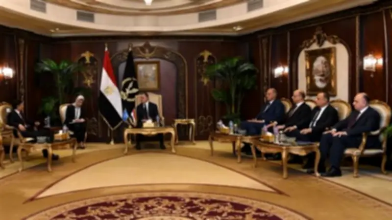 وزير الداخلية يبحث مع مستشار الأمم المتحدة تعزيز التعاون الأمني