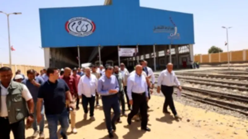 وزير النقل يتفقد ورشة السد العالي وكوبري دراو بأسوان.. ووزير الكهرباء يزور مجمع بنبان
