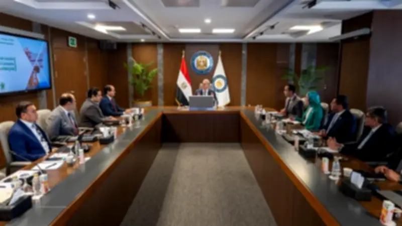 وزير البترول يبحث مع إيجاس خطط زيادة إنتاج الغاز وتحديات الاستكشاف