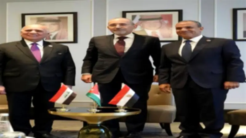 مصر تؤكد التزامها بدعم آلية التعاون الثلاثي مع الأردن والعراق