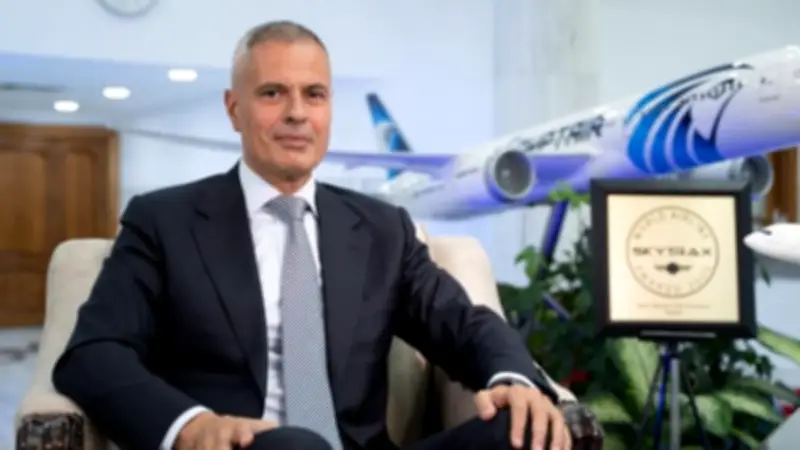 رئيس مصر للطيران يشكر العاملين بعد نجاح موسم الحج 2026