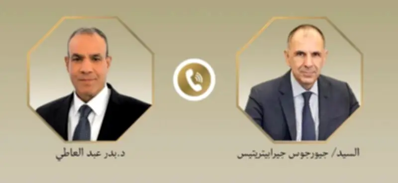 وزير الخارجية ونظيره اليوناني يبحثان دعم العلاقات الثنائية والتطورات الإقليمية