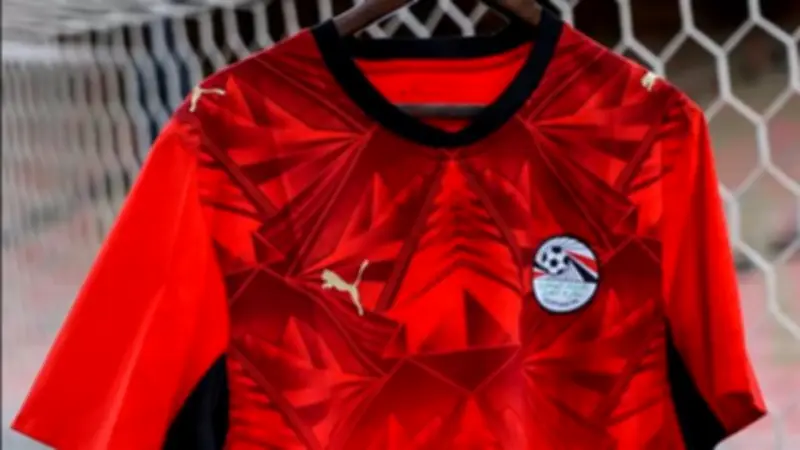 اتحاد الكرة ينفي مطالبة كأس العالم بإزالة نجوم قميص منتخب مصر