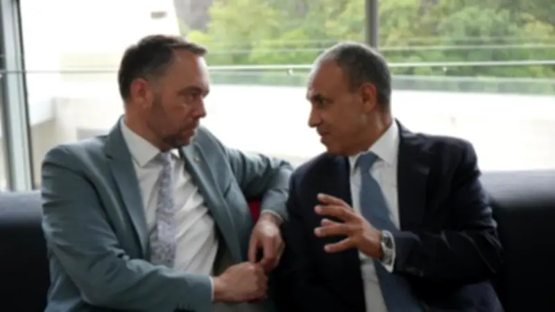 وزير الخارجية يبحث مع نظيره البلجيكي استرداد الآثار وتعزيز التعاون