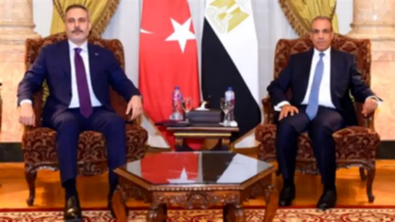 لقاء وزير الخارجية المصري ونظيره التركي بالقاهرة لتعزيز العلاقات