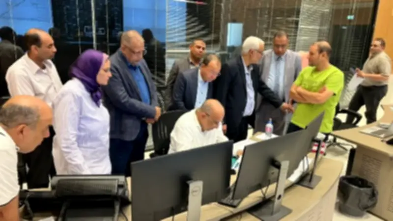 وزير الكهرباء يتفقد المركز القومي للتحكم في الطاقة لمتابعة أحمال الصيف