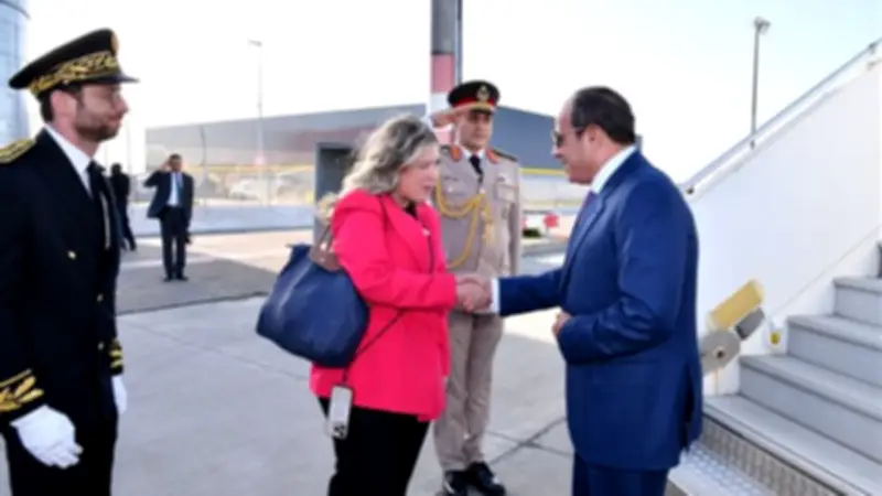 وصل السيسي إلى فرنسا للمشاركة في قمة مجموعة الدول السبع الكبرى