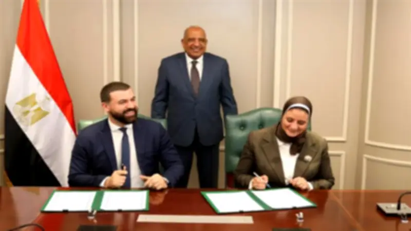 وزير الكهرباء يشهد توقيع مذكرة تفاهم لتغذية مركز بيانات جديد بالطاقة المتجددة