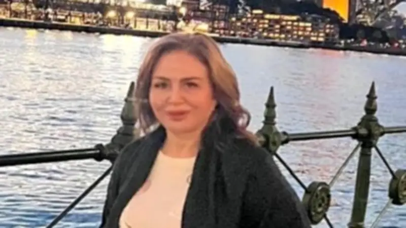 إلهام شاهين تتألق بإطلالة بسيطة وأنيقة في أستراليا وتخطف الأنظار