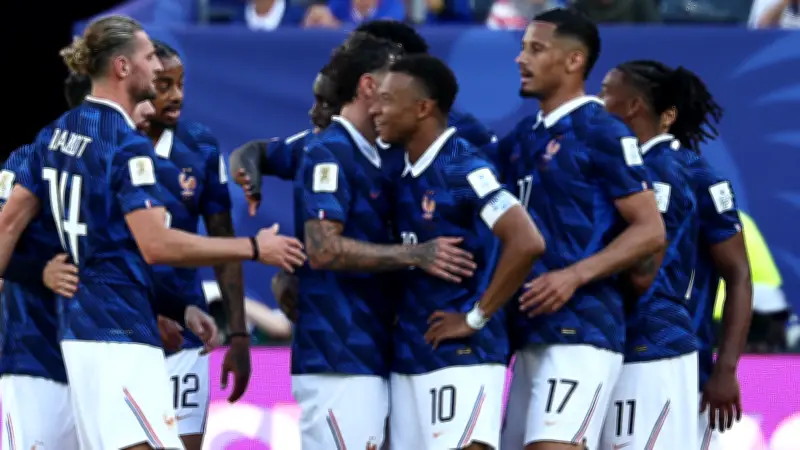 الفيفا يؤجل فتح ملعب مباراة فرنسا والعراق بسبب عاصفة رعدية