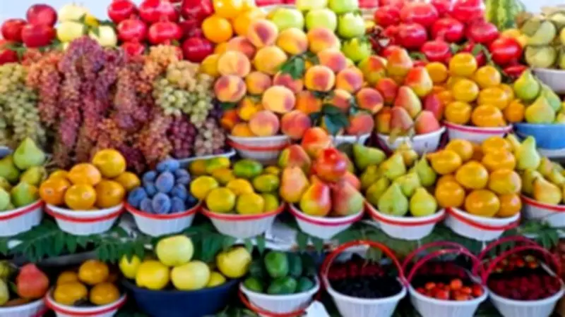 أسعار الفاكهة اليوم في سوق العبور: انخفاض البرقوق 30 جنيها والخوخ 15 والعنب البناتي يتراجع