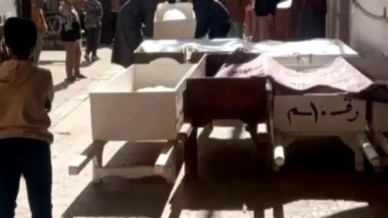صلاة الجنازة على 10 مجهولي الهوية من ضحايا الهجرة غير الشرعية بمطروح