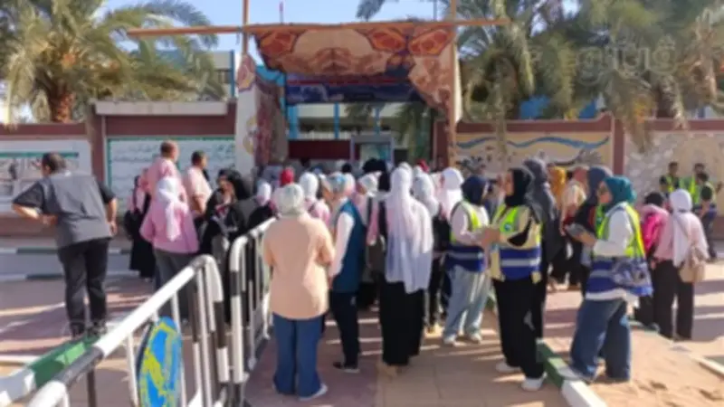 بدء امتحانات الثانوية العامة بالوادي الجديد بإجراءات تفتيش مشددة