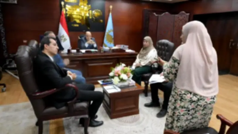 محافظ الغربية يوجه بحل مشكلة صرف صحي لمواطنة في قرية سملّا