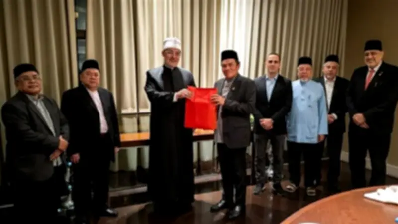 مفتي الجمهورية يلتقي خريجي الأزهر بماليزيا ويؤكد تعزيز التعاون العلمي والدعوي