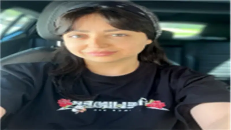 هبة مجدي تتعرض لأزمة صحية مفاجئة وتطمئن جمهورها بالحمد والرضا