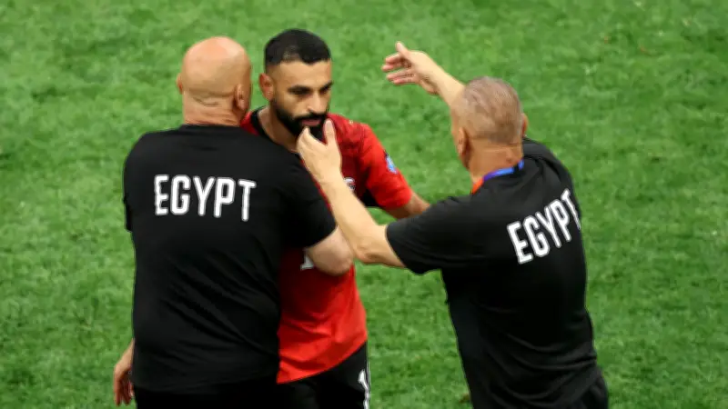 حسام حسن يهاجم سلوت بسبب محمد صلاح في تصريحات نارية