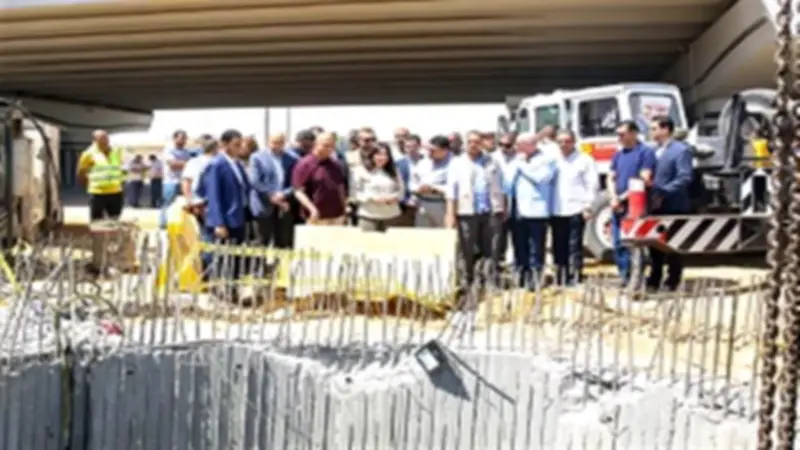 وزيرة الإسكان تتفقد ربط خطوط الصرف الرئيسية بالقاهرة الجديدة