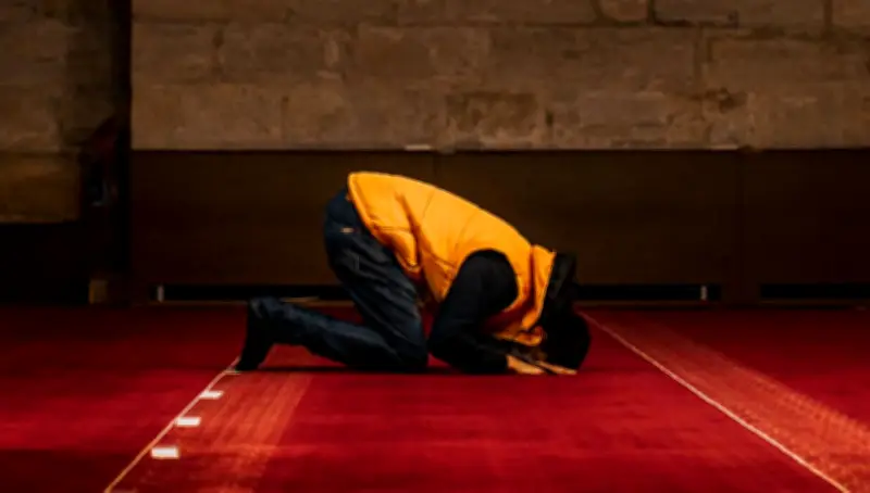 كيف تشتري حياتك الحقيقية بطاعة الله؟ أمين الفتوى يوضح المعنى