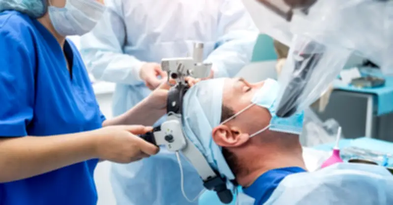 كيفية الوضوء بعد عمليات الليزر وجراحات العيون.. الإفتاء تجيب