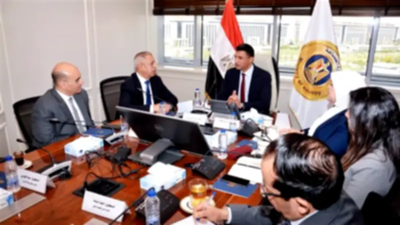 وزير الصناعة: تحويل مخرجات البحث العلمي إلى تطبيقات صناعية وإنشاء مجمعات تكنولوجية بالجامعات