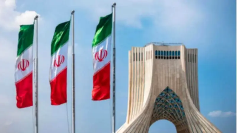 إيران تؤكد مناقشة الملف النووي مع أمريكا خلال 60 يوماً وتشترط وقف الحرب