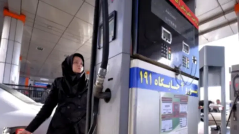 الإيرانيون يعانون من الحرب والأزمات الاقتصادية المتفاقمة