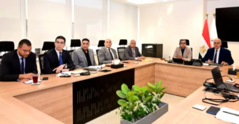 وزير الري: التعامل بمنتهى الحذر مع المياه الجوفية بالوادي الجديد