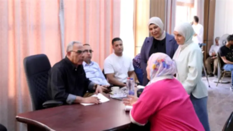 محافظ الإسماعيلية: استقبال المواطنين وحل مشاكلهم أولوية مطلقة في لقاءات أسبوعية