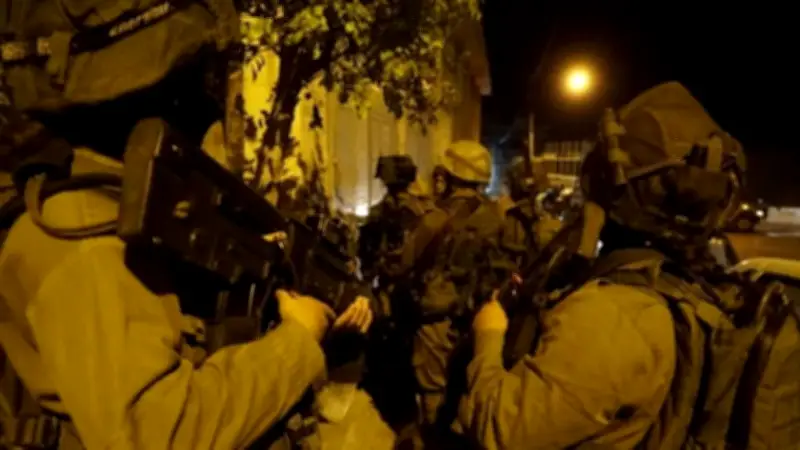 قوات الاحتلال تقتحم محيط مخيم الجلزون شمال البيرة بالضفة الغربية