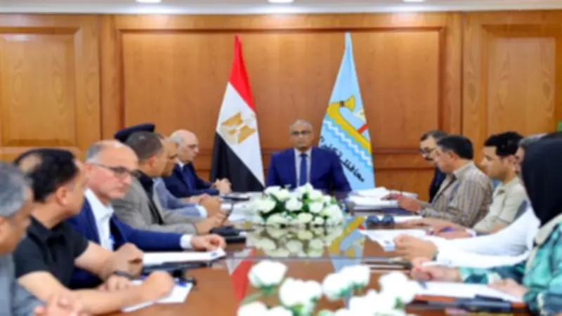 محافظ كفر الشيخ يترأس اجتماع اللجنة العليا للمواقف لتطوير النقل والطاقة الشمسية