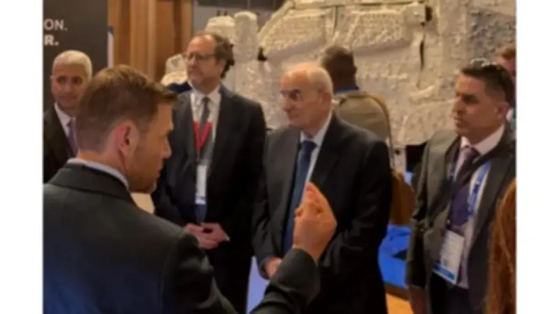 وزير دفاع لبنان يزور فرنسا للمشاركة في معرض يوروساتوري 2026