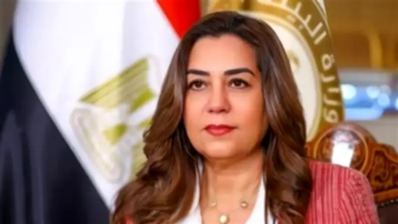 وزيرة التنمية المحلية تتابع تنفيذ المشروعات والبرامج التنموية بالمحافظات